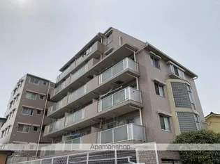 埼玉県三郷市早稲田6丁目【マンション】の外観