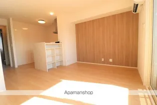 ローマンカモミール【105号室】の居間