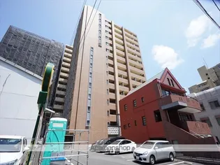 プレサンス泉セントマーク【6階】の外観