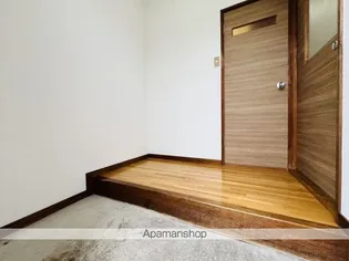 赤川1丁目19番 1棟2戸【102号室】の玄関