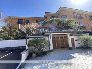 パティオ駒岡本館【3階】の外観