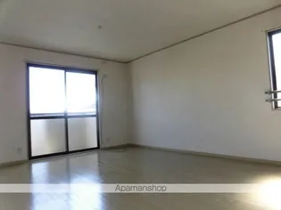 プレミールHAMA A【205号室】の居間