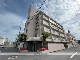 シャンテー長尾家具の外観