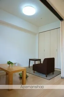 ニューリバー大名【402号室】の居間