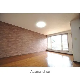 ハイツ星【201号室】の居間