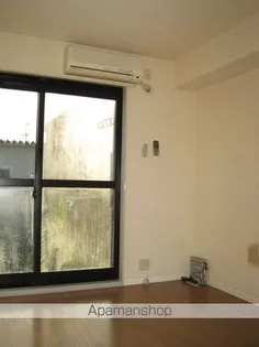 レオパレスメゾネット長本【104号室】の居間