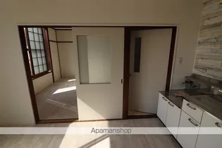 第5ロイヤルマンション【102号室】の内装