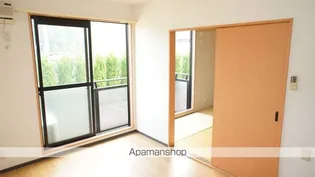 パークハウス壱番館【204号室】の居間