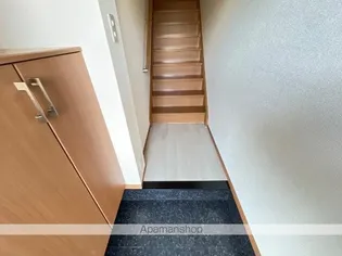 メゾン・コンフォース【2階】の玄関