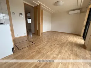 グリーンヒルズⅡ【1階】の居間