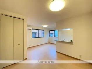 ペアハウス多田【1階】の居間