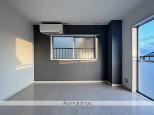 ダイナーズ鶴島【3階】の居間