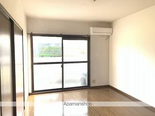サカエマンション【1階】の居間