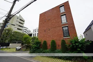 ユーレジデンス東新宿 (旧アレーロ新宿セブン)【3階】の外観