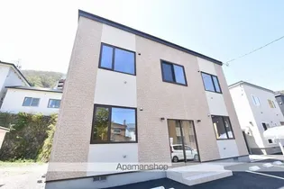 ラトゥール谷地頭【1階】の外観