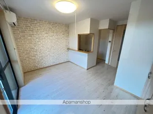 スプリング・ビック・ユー【1階】の居間