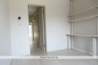 シャトーレイネA棟【203号室】の居間