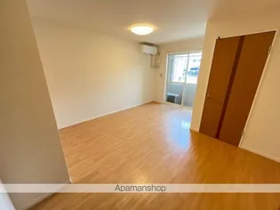 グランシャリオⅡ【105号室】の居間