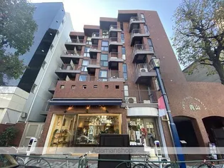 ソフトタウン青山【5階】の外観