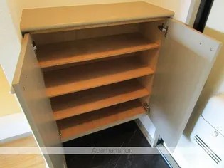 チェリーヒルズ【202号室】の玄関