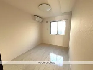 グレーシア【1階】の居間