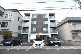 クローバー円山南【1階】の外観