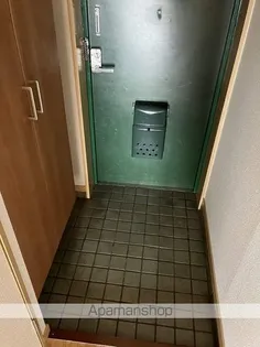 ファミールパピヨン【4階】の玄関