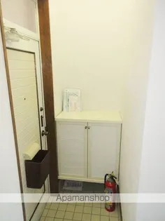 ルーミー甲府58号館【102号室】の玄関