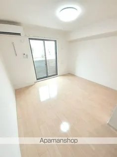 コリーヌ日和が丘【1階】の居間