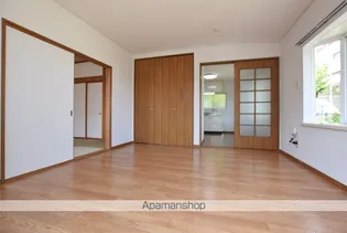 サーパスコート【205号室】の居間