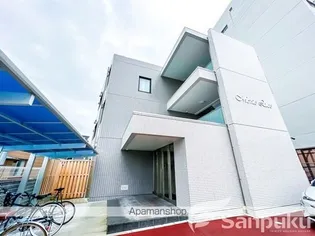 モンテルーチェ医学部前の画像