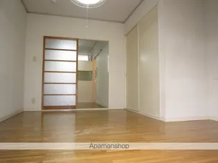 エステートピア142【102号室】の居間