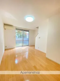 ディアス松縄B棟【1階】の居間