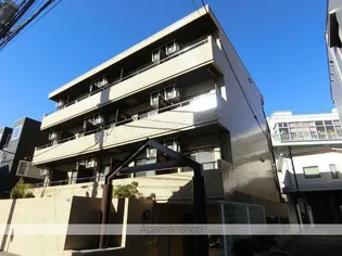 フリービング新宿【3階】の外観