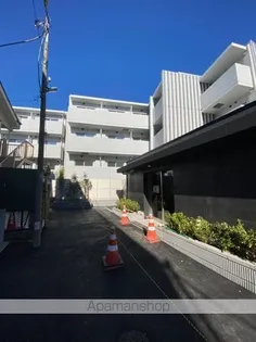 東京都中野区中野2丁目【マンション】の外観