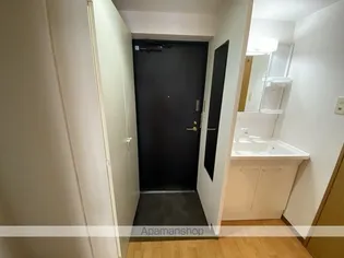 メイテラッセ中島丁【1階】の玄関