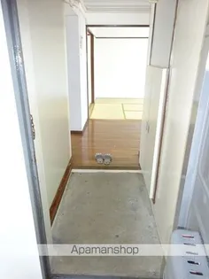 プラウド壱番館【301号室】の玄関