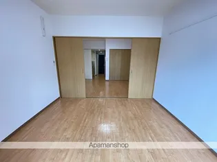 メイテラッセ中島丁【1階】の居間