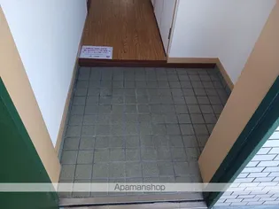 ファミールパピヨン【4階】の玄関