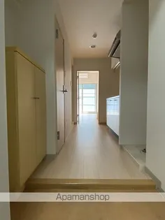 サンヴァーリオ小松島【102号室】の玄関