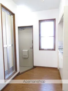 ライブリー上杉【1階】の玄関