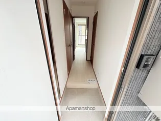 PINES【1階】の玄関