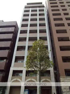 東京都新宿区市谷仲之町【マンション】の外観