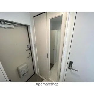 BLUE TOPAZ【2階】の玄関