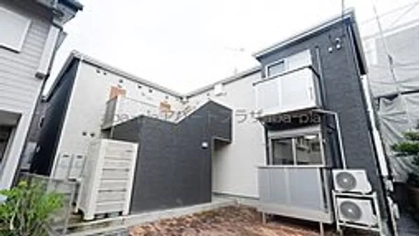 朋久レジデンス【1階】の外観