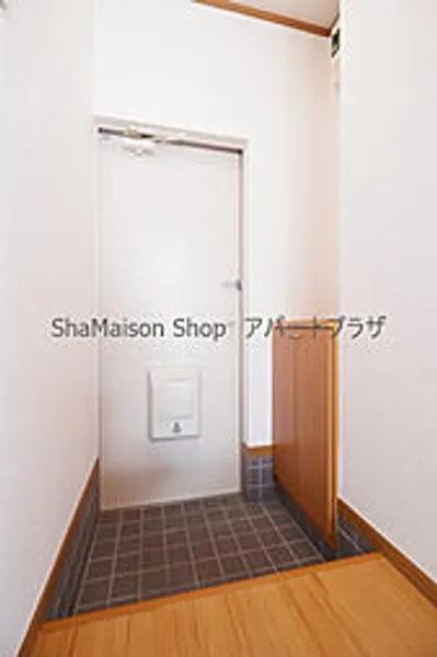 カーサ ソレアード【1階】の玄関