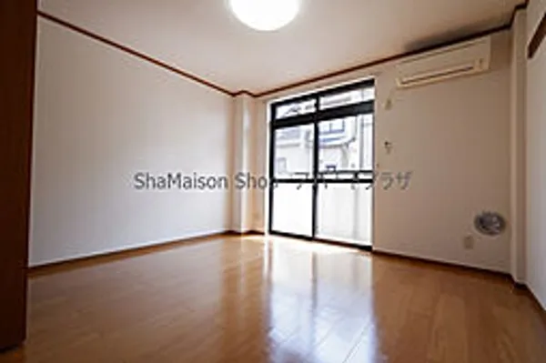 カーサ ソレアード【1階】の居間