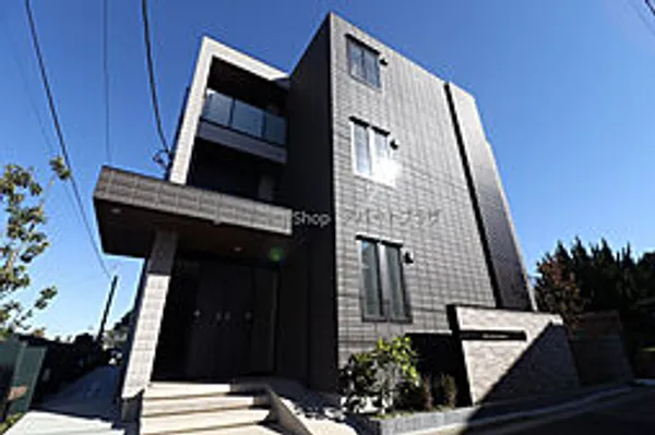 グリーンリーブズ稲荷山【2階】の外観