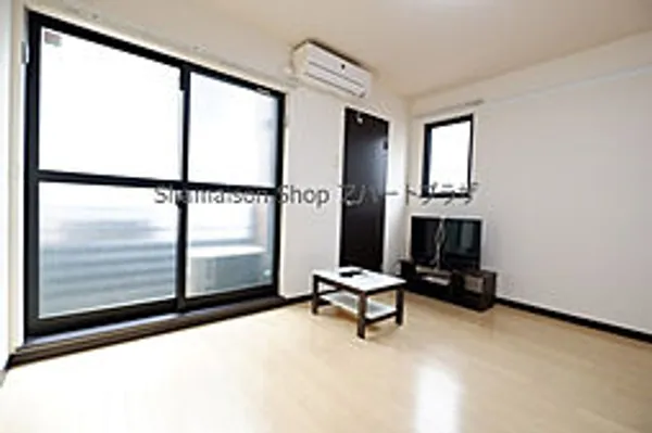 レオネクストエルヴィータII【1階】の居間