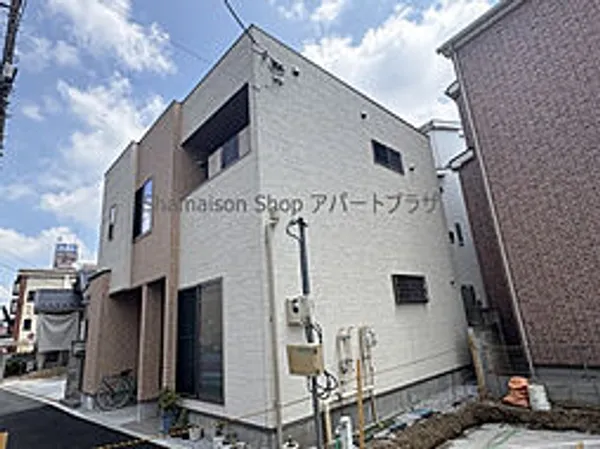 カラー【2階】の外観